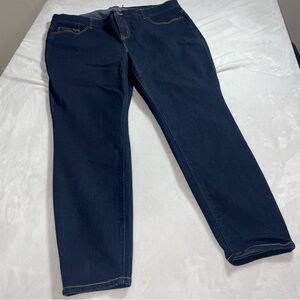 Torrid Bombshell Skinny Jeans in size 24R. Premium Stretch